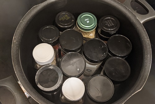 Packing Spices in Pots